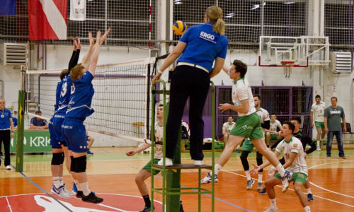 Dolenjci zanesljivi na prvi tekmi za obstanek